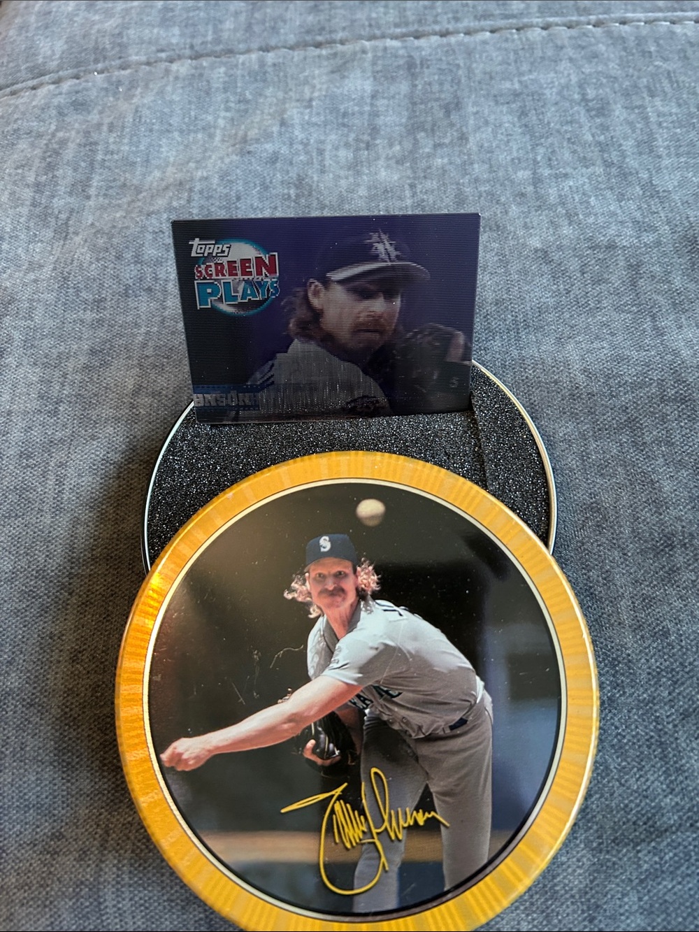 1997 Topps Yellow-Trim Screen Plays Baseball Decorative Tin and card